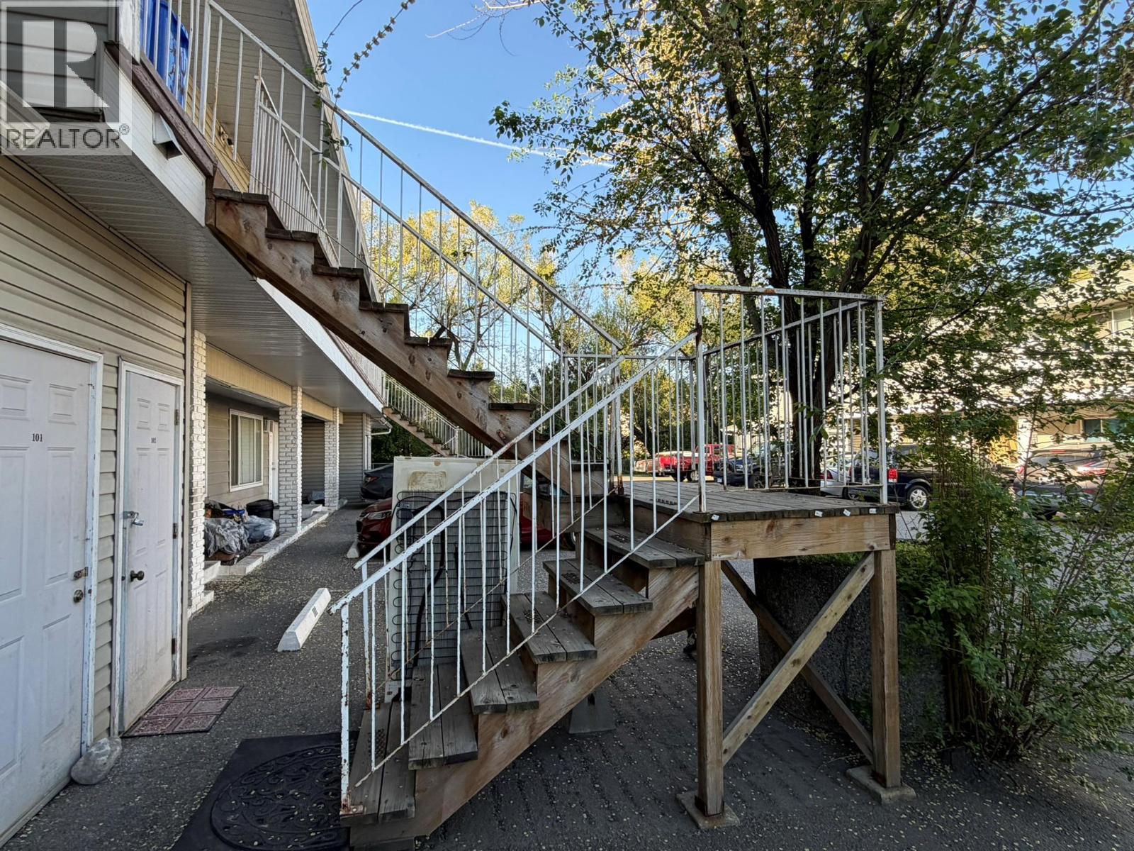 3710-3712 24 Avenue - 78