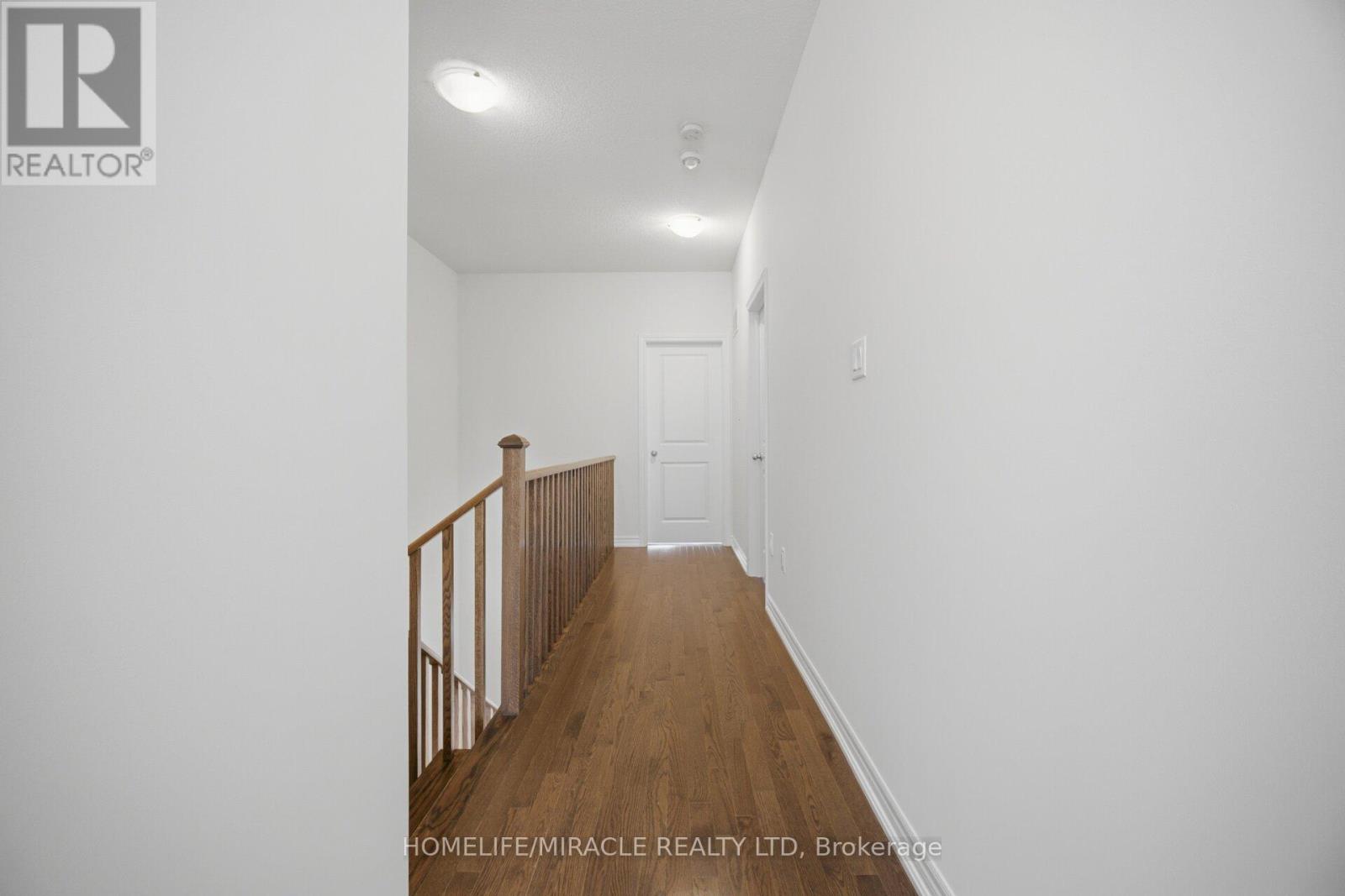 19 DONALD FICHT CRESCENT - 18