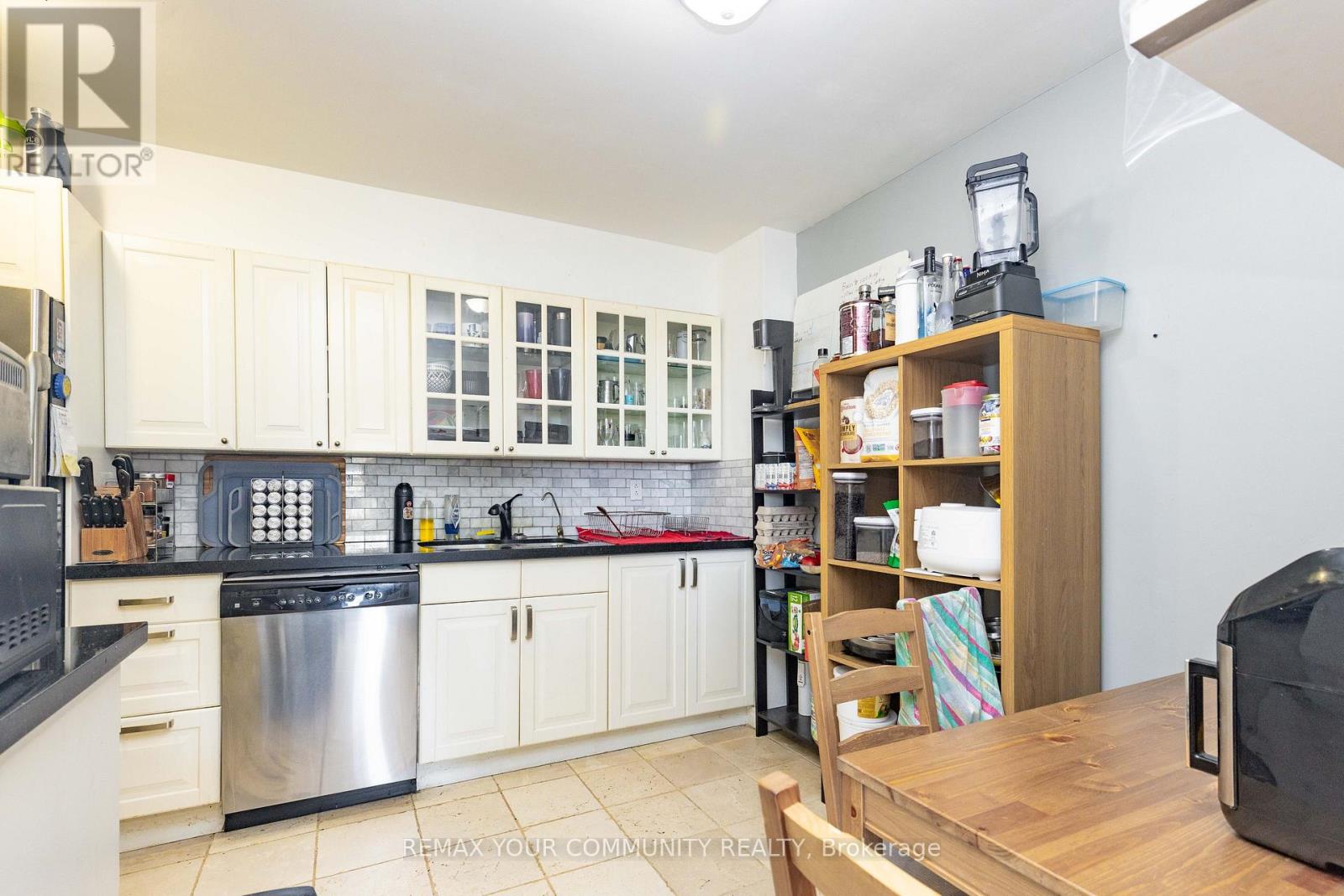 #708 85 EMMETT AVENUE - 10