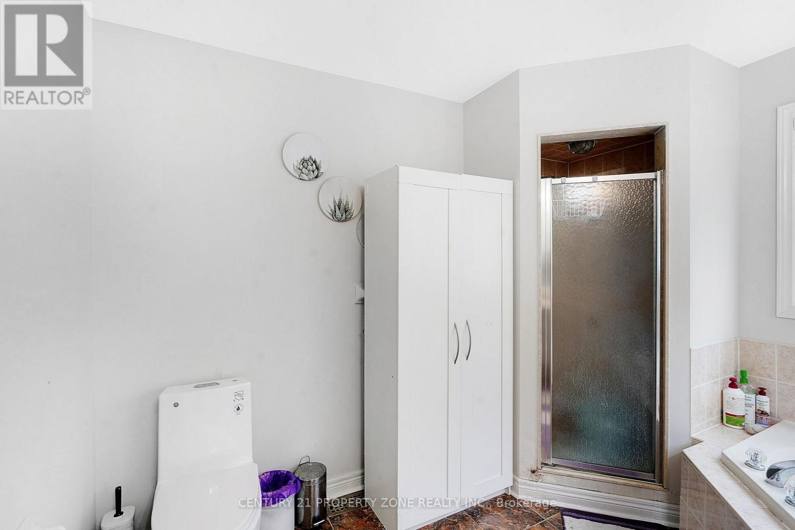 54 DWELLERS ROAD - 32