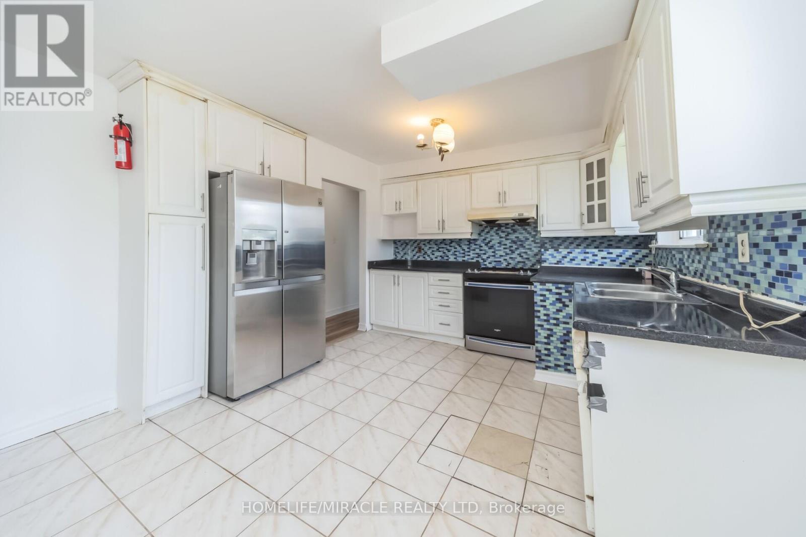 7187 DARCEL AVENUE - 18