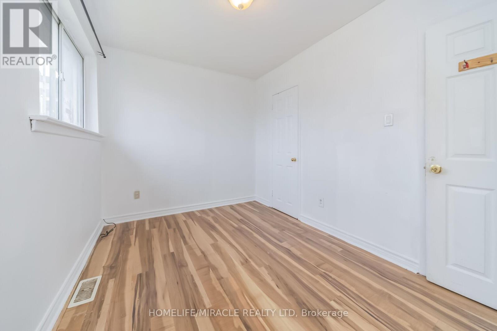 7187 DARCEL AVENUE - 25