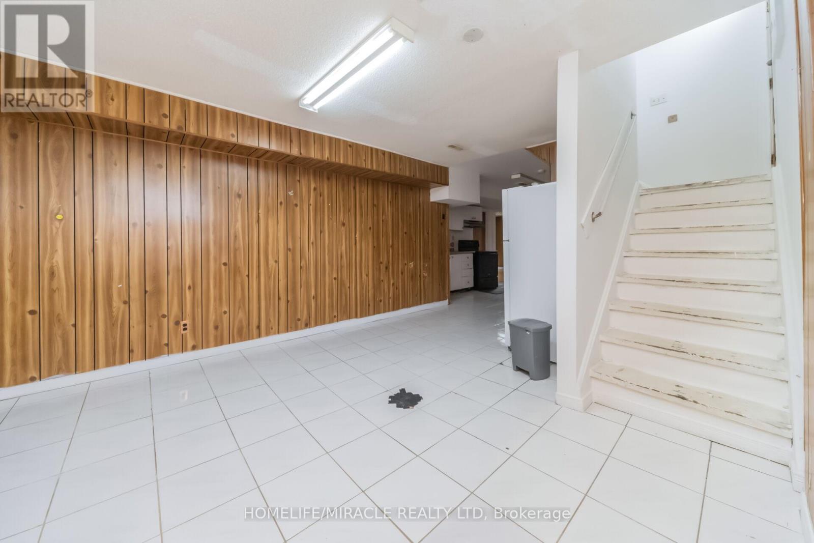 7187 DARCEL AVENUE - 32