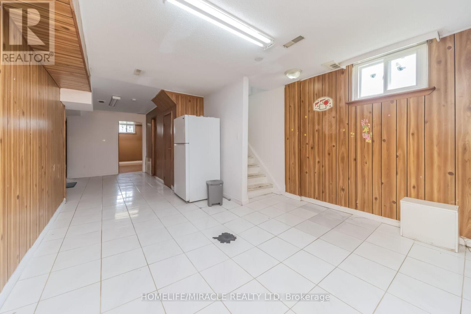 7187 DARCEL AVENUE - 33