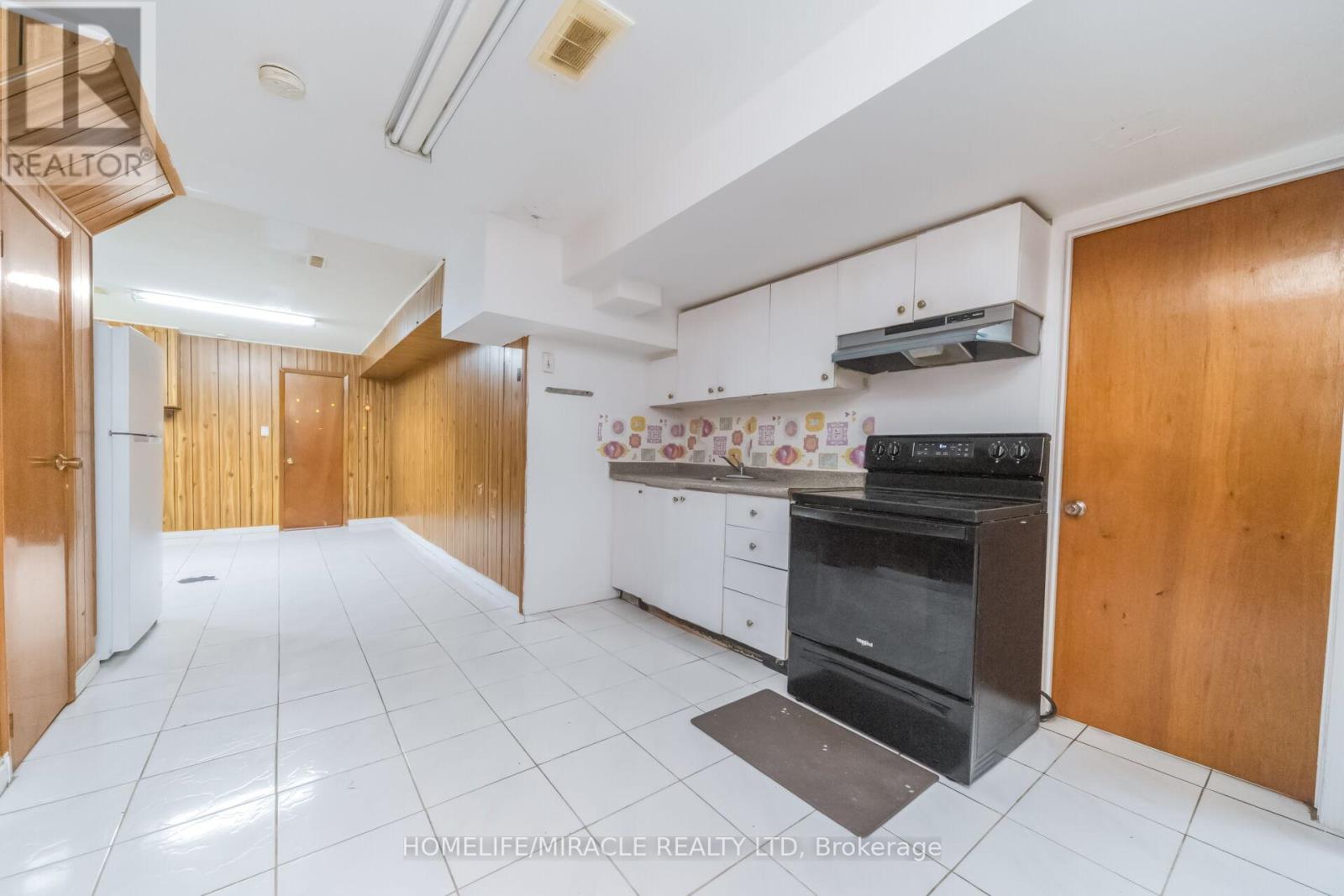7187 DARCEL AVENUE - 35