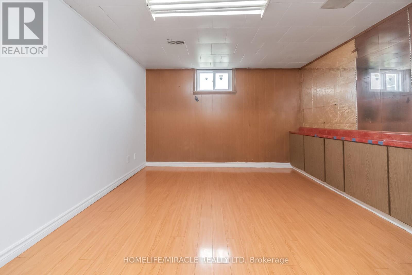 7187 DARCEL AVENUE - 36