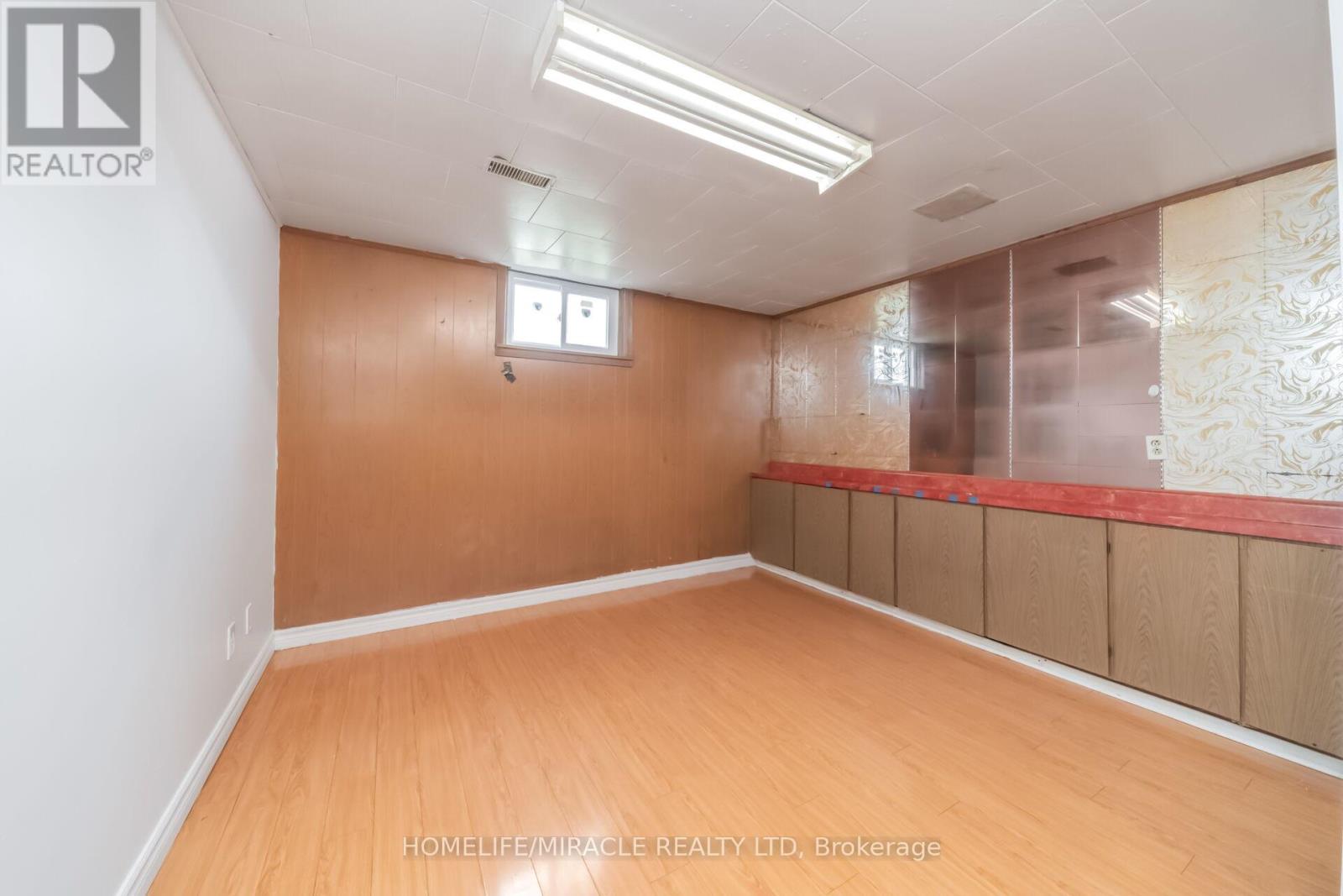 7187 DARCEL AVENUE - 37