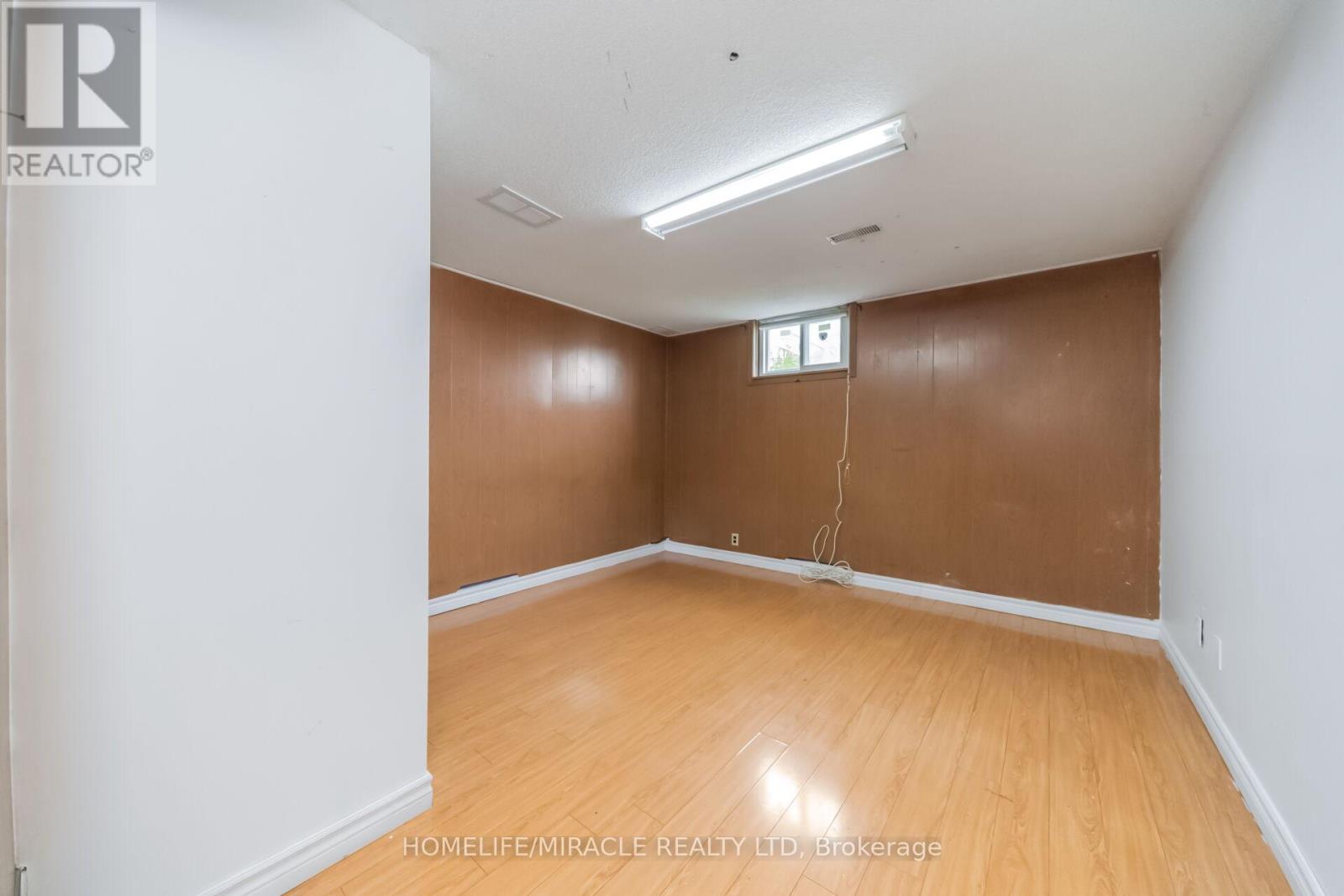7187 DARCEL AVENUE - 39