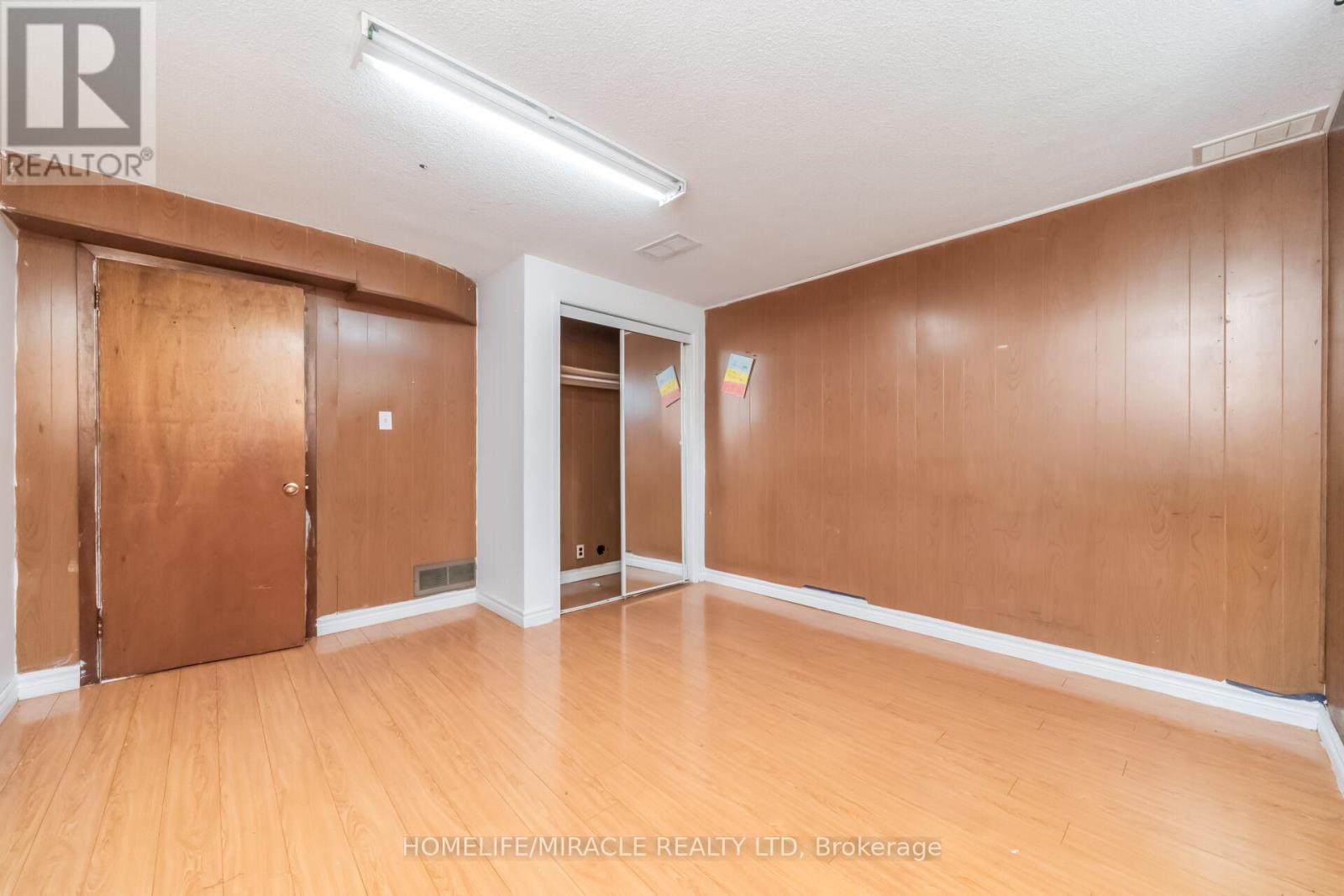 7187 DARCEL AVENUE - 40