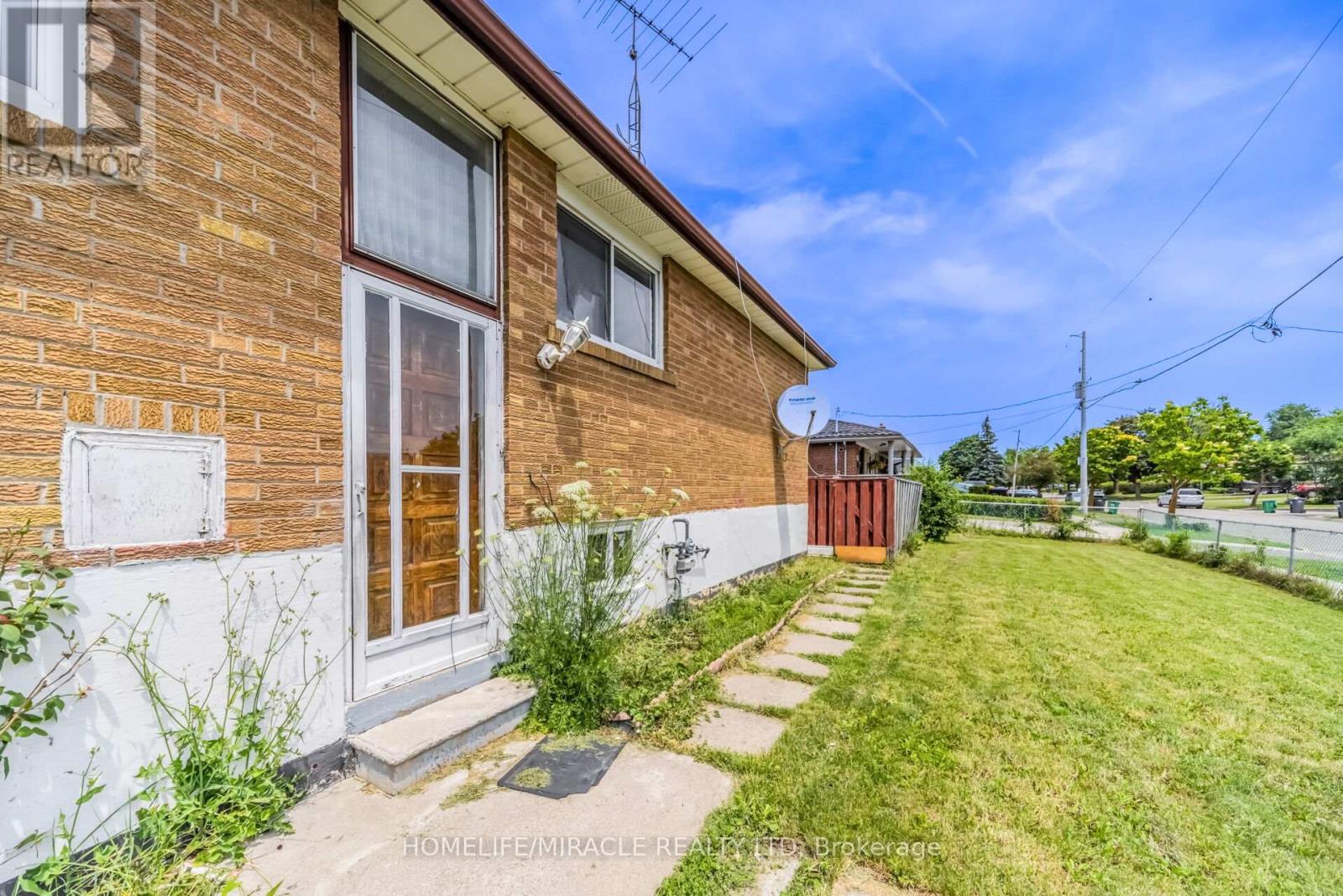7187 DARCEL AVENUE - 43