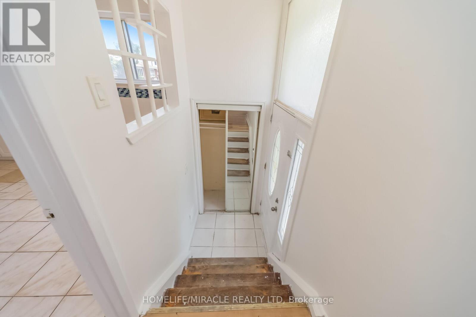 7187 DARCEL AVENUE - 9
