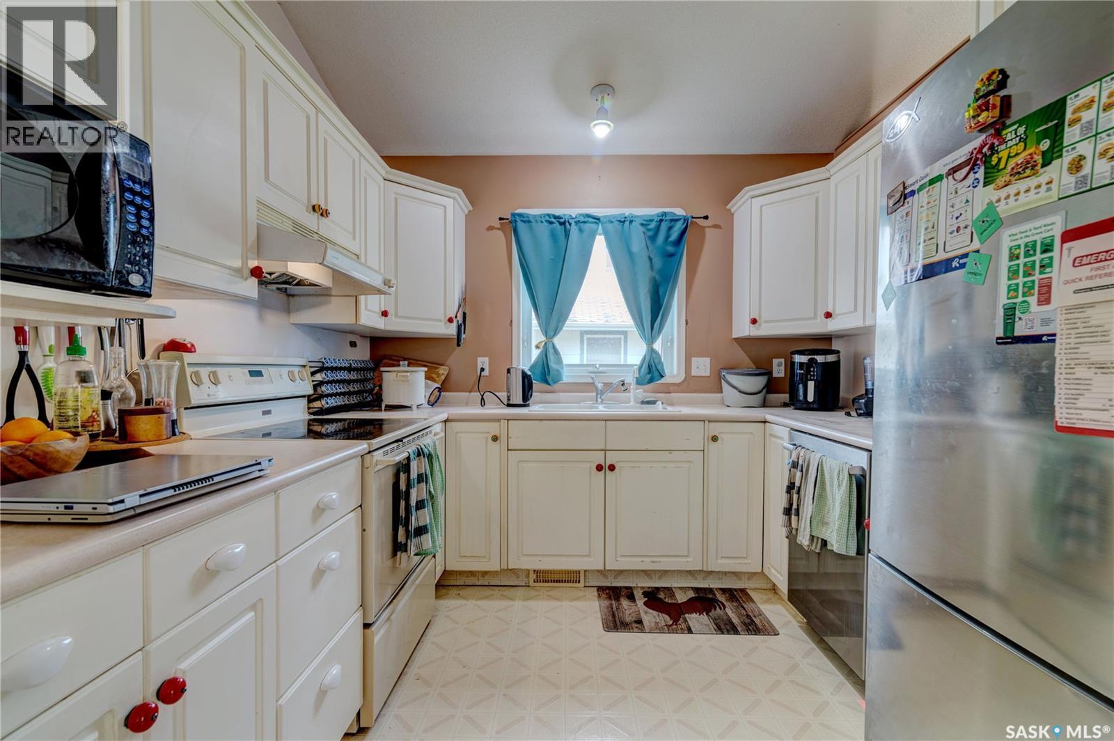 1340 Connaught STREET — photo 11