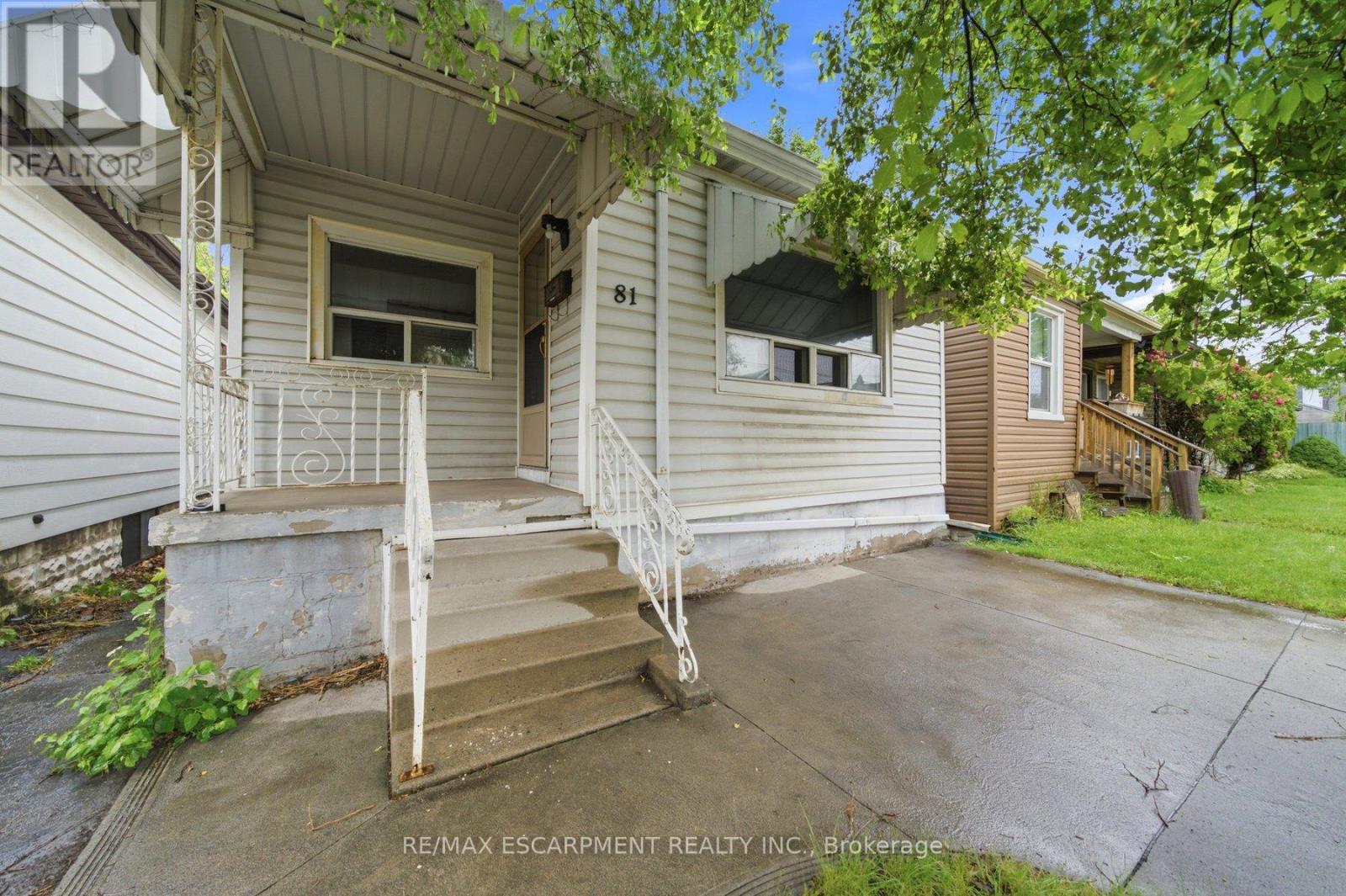 81 CAMBRIDGE AVENUE - 1