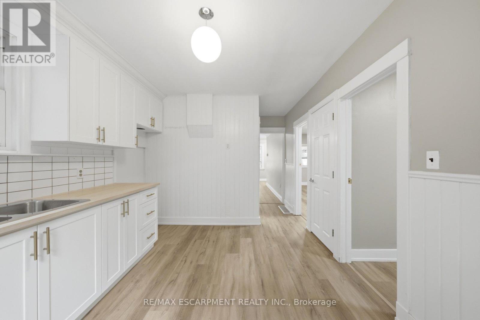 81 CAMBRIDGE AVENUE - 14