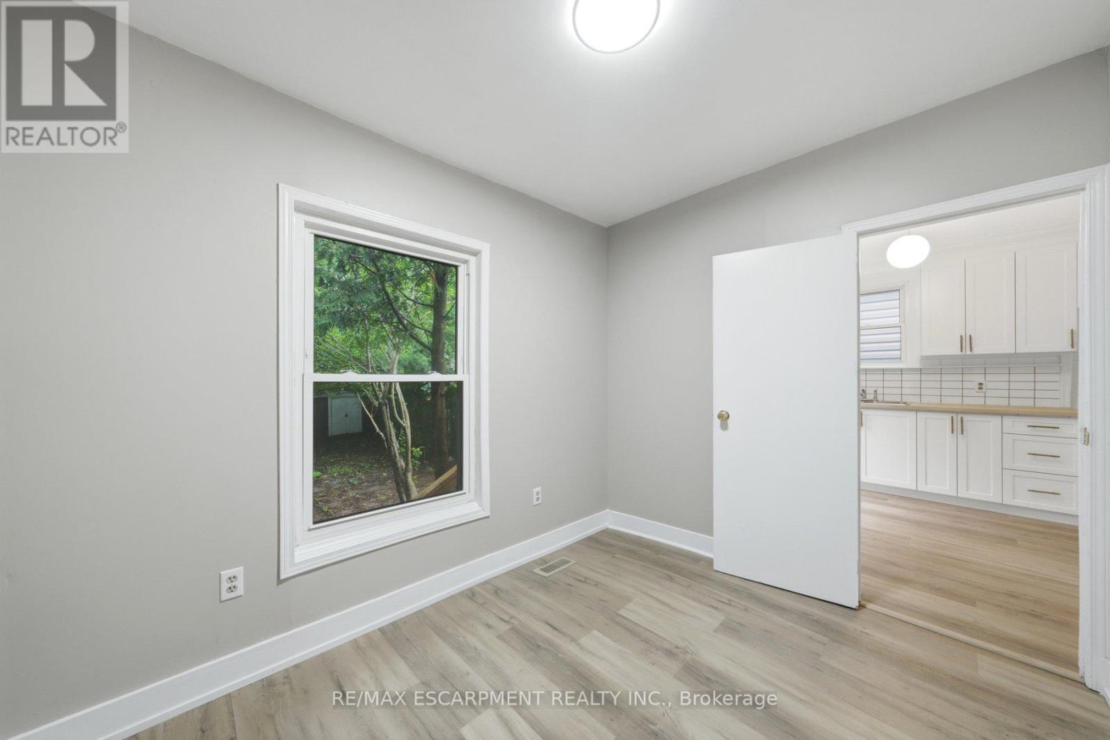 81 CAMBRIDGE AVENUE - 17