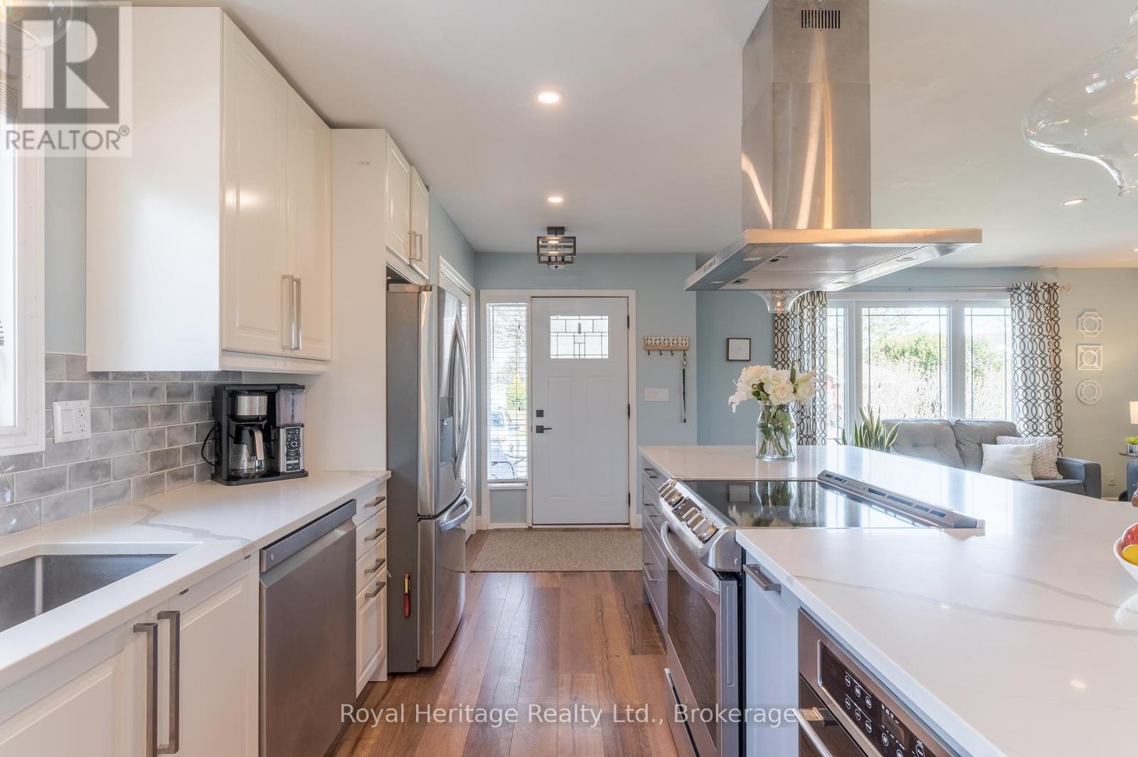 25 HEWSON DRIVE - 10