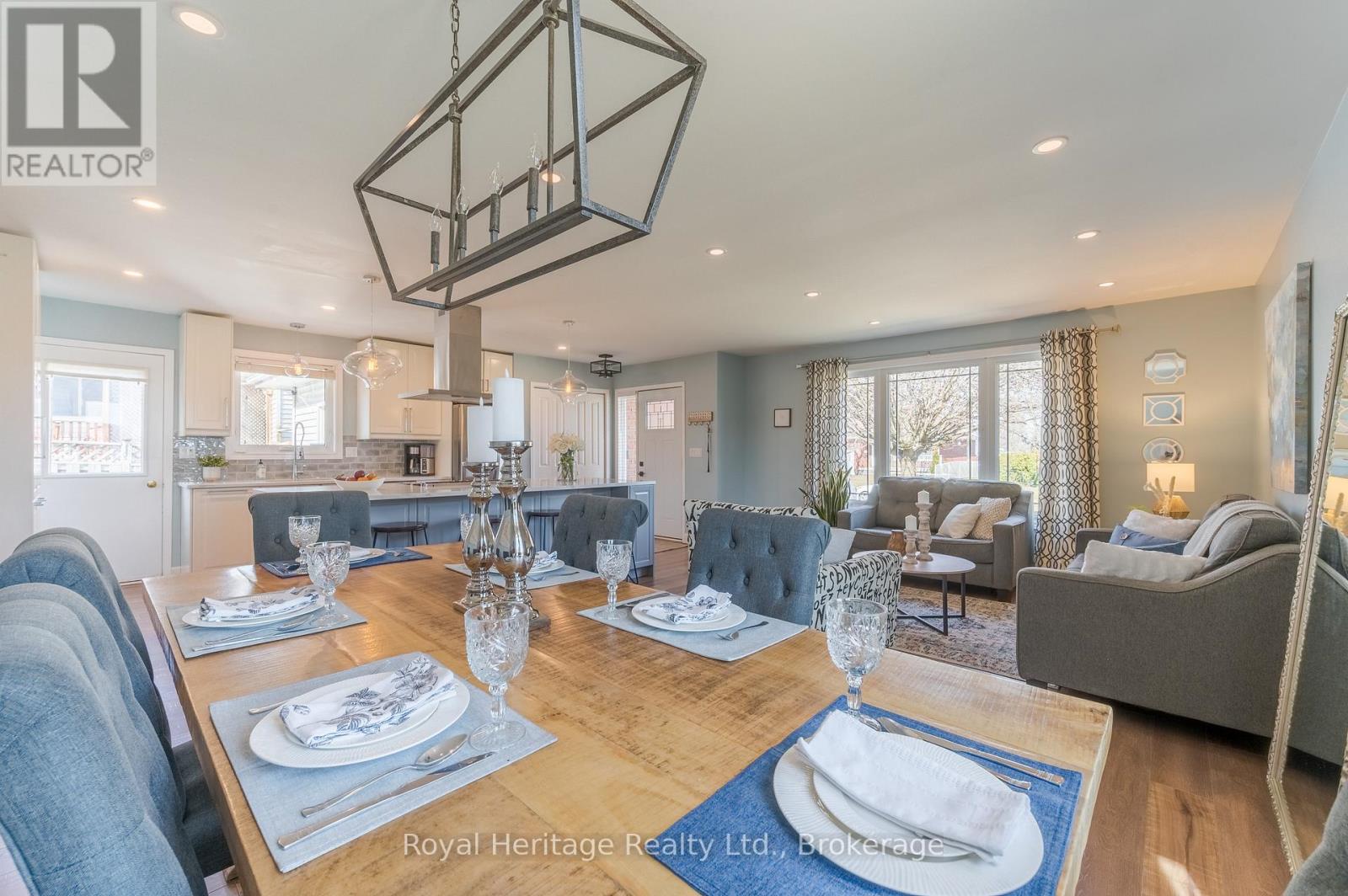 25 HEWSON DRIVE - 12