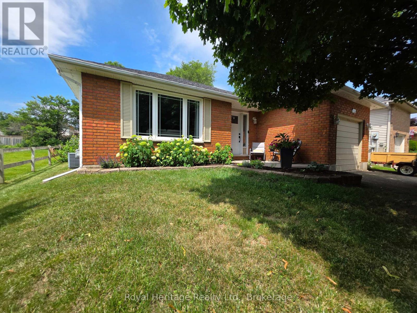 25 HEWSON DRIVE - 2