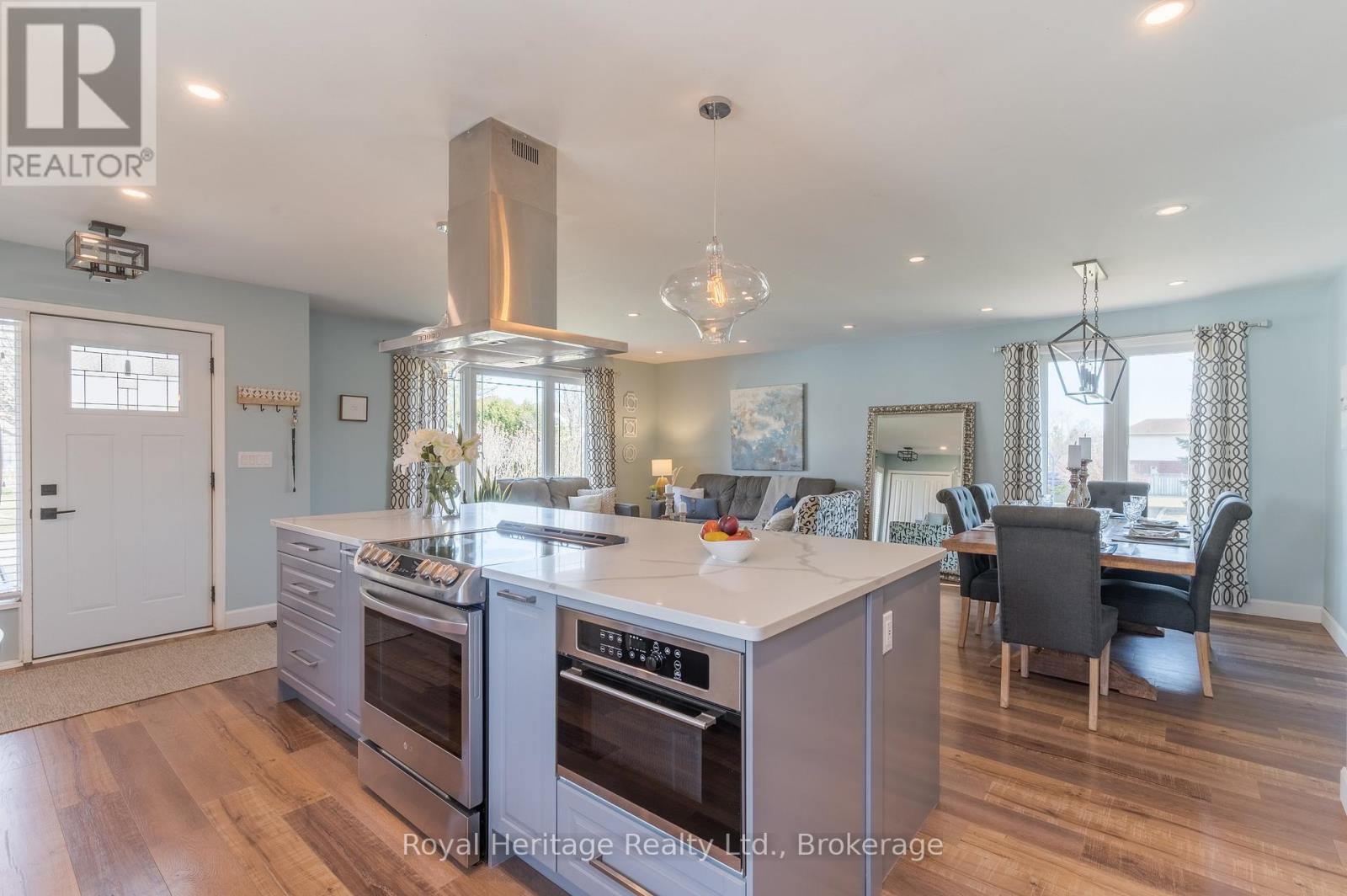 25 HEWSON DRIVE - 3