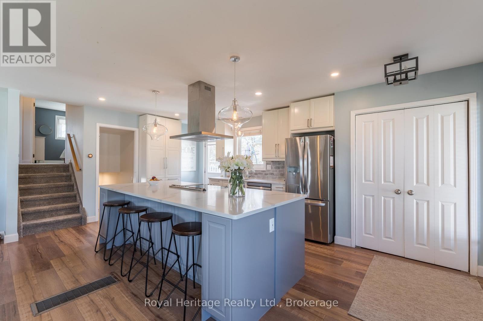 25 HEWSON DRIVE - 6