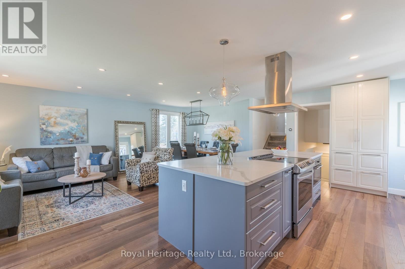 25 HEWSON DRIVE - 5