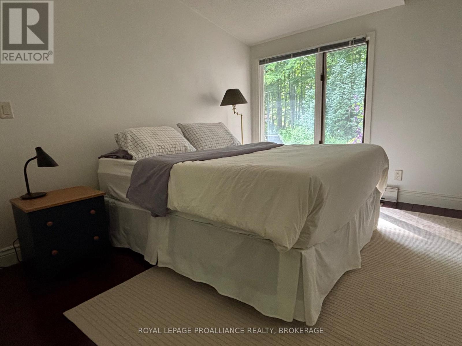 27 RIVERSIDE DRIVE - 19
