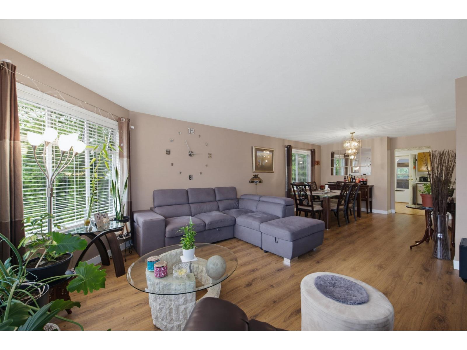 6 Bed, 3 Bath House for Sale in Surrey – 15299 93A AVENUE, Surrey – MLS# R3141385 - Image 9