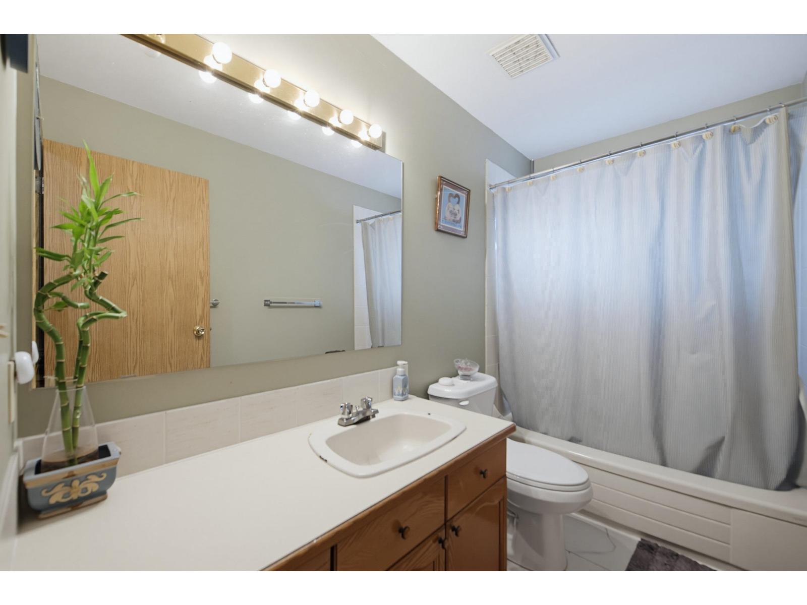 6 Bed, 3 Bath House for Sale in Surrey – 15299 93A AVENUE, Surrey – MLS# R3141385 - Image 18