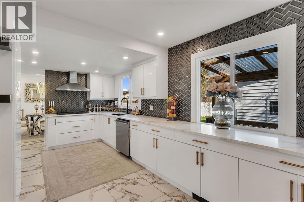 316 Templeton Circle NE - 10