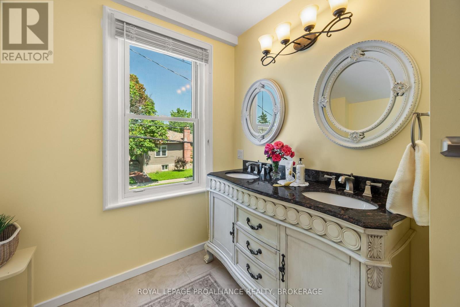 370 STONE STREET S - Image 40