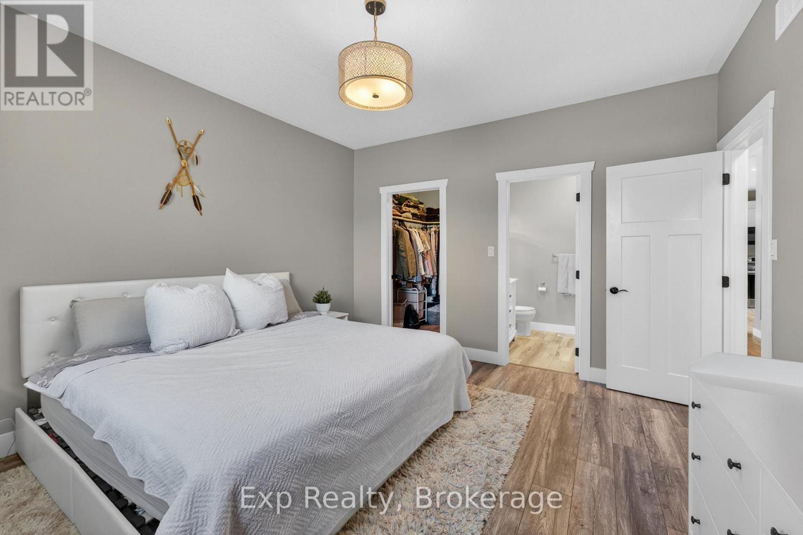 564 SIDNEY STREET - 13