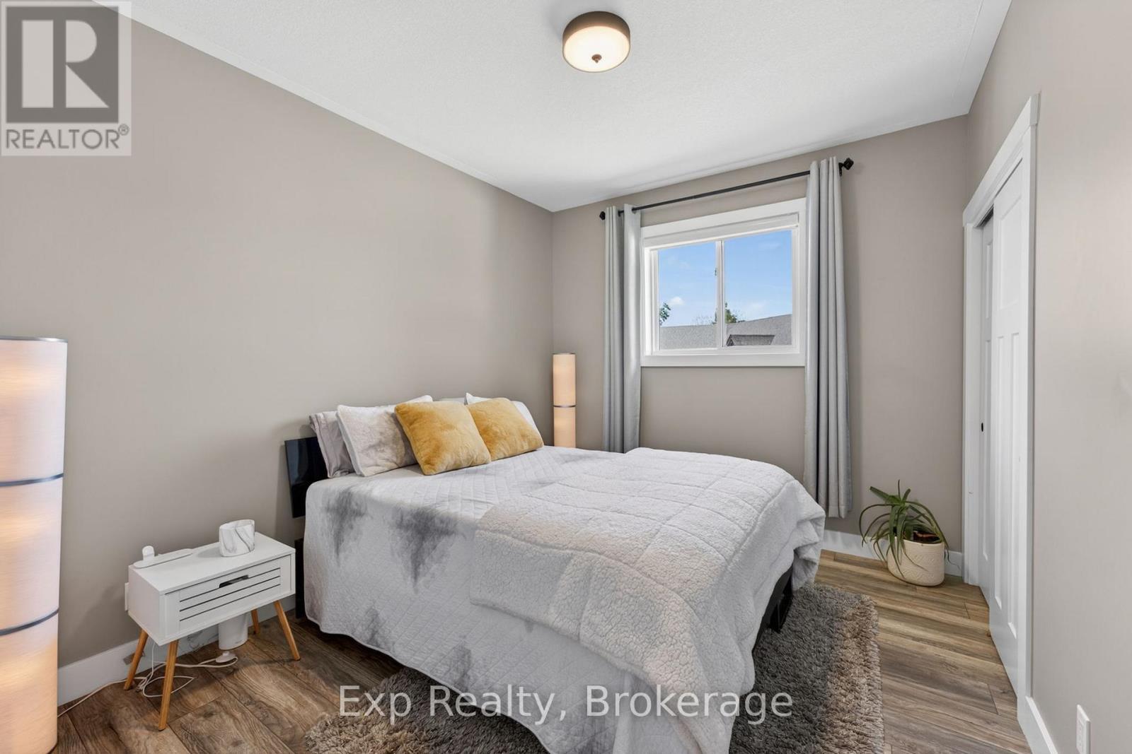 564 SIDNEY STREET - 15