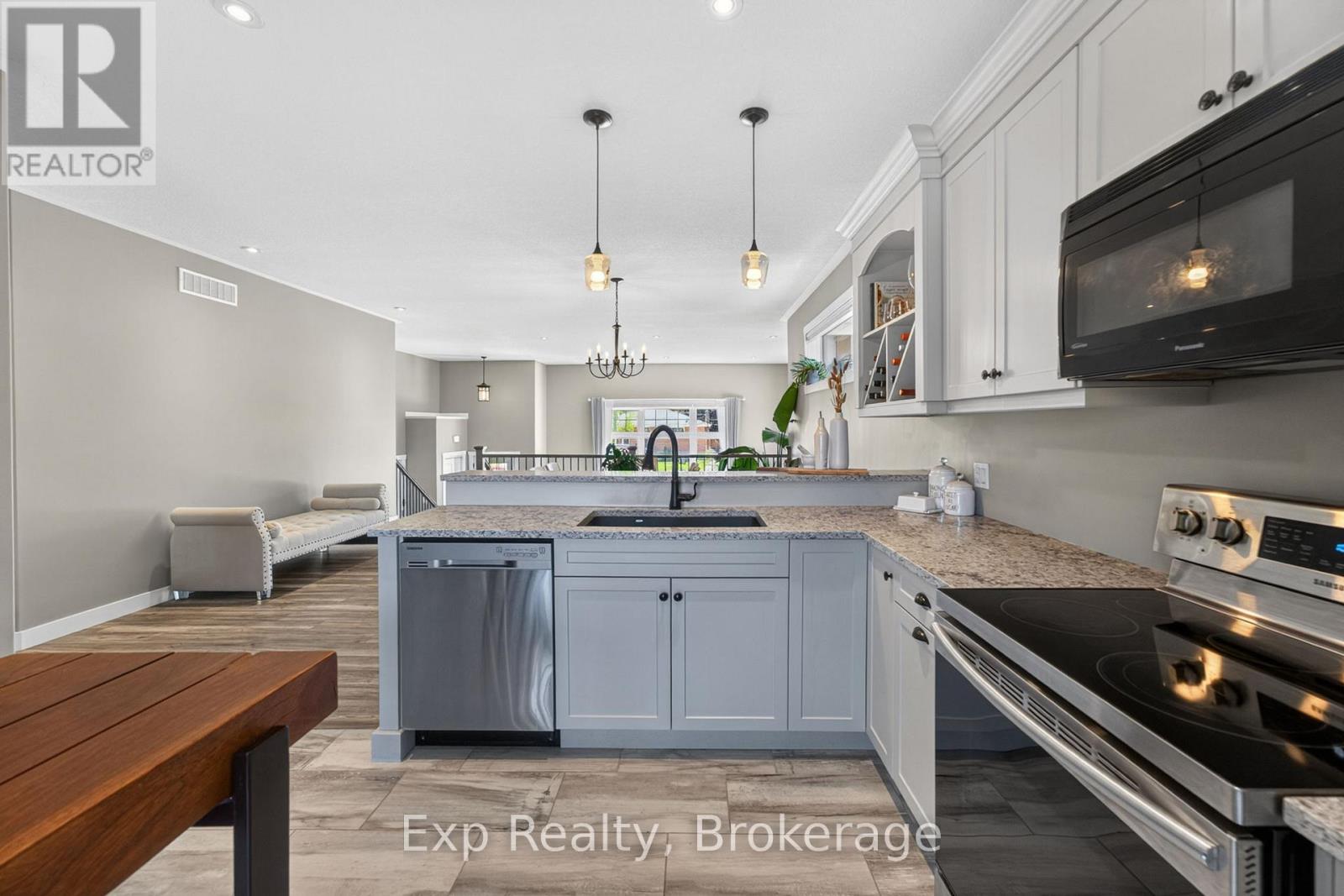 564 SIDNEY STREET - 9