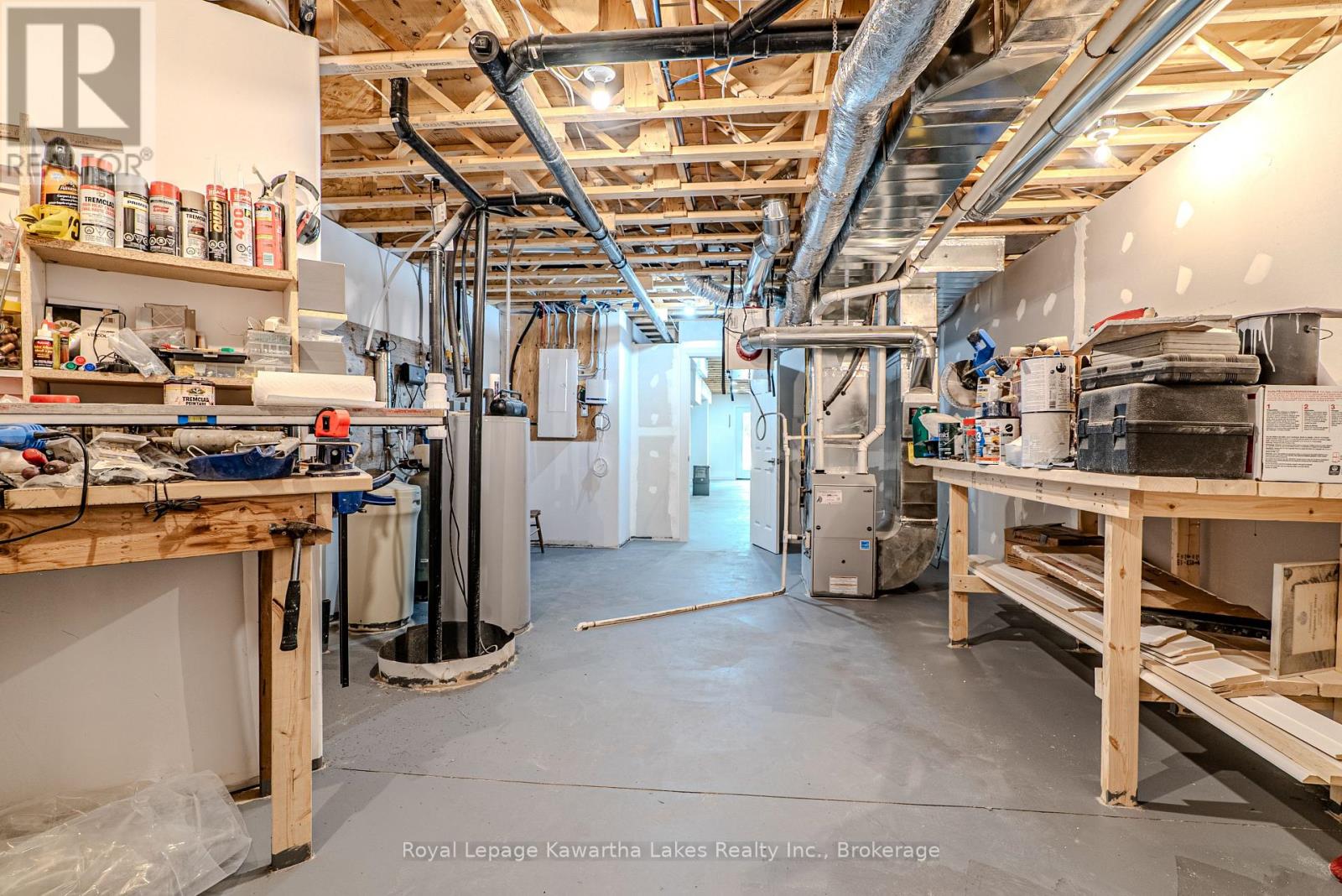 18 NEW PIERCE DRIVE - 34
