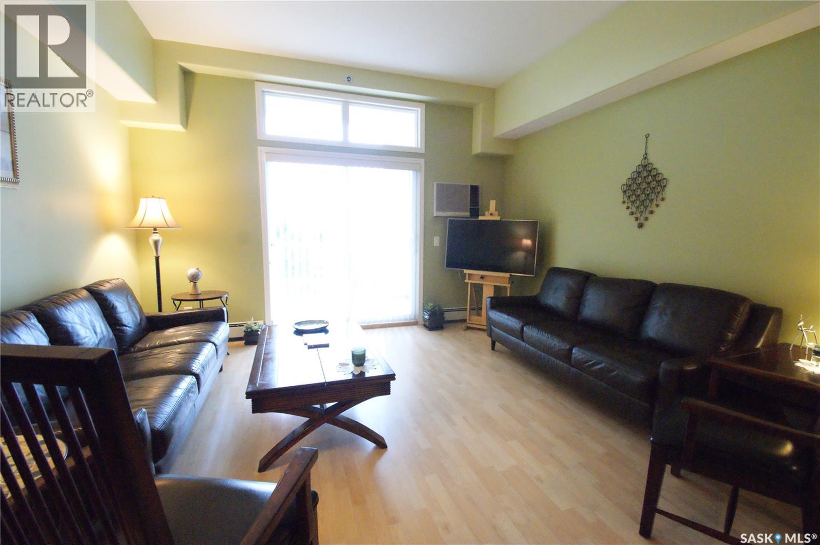 #411 302 Nelson ROAD - 3