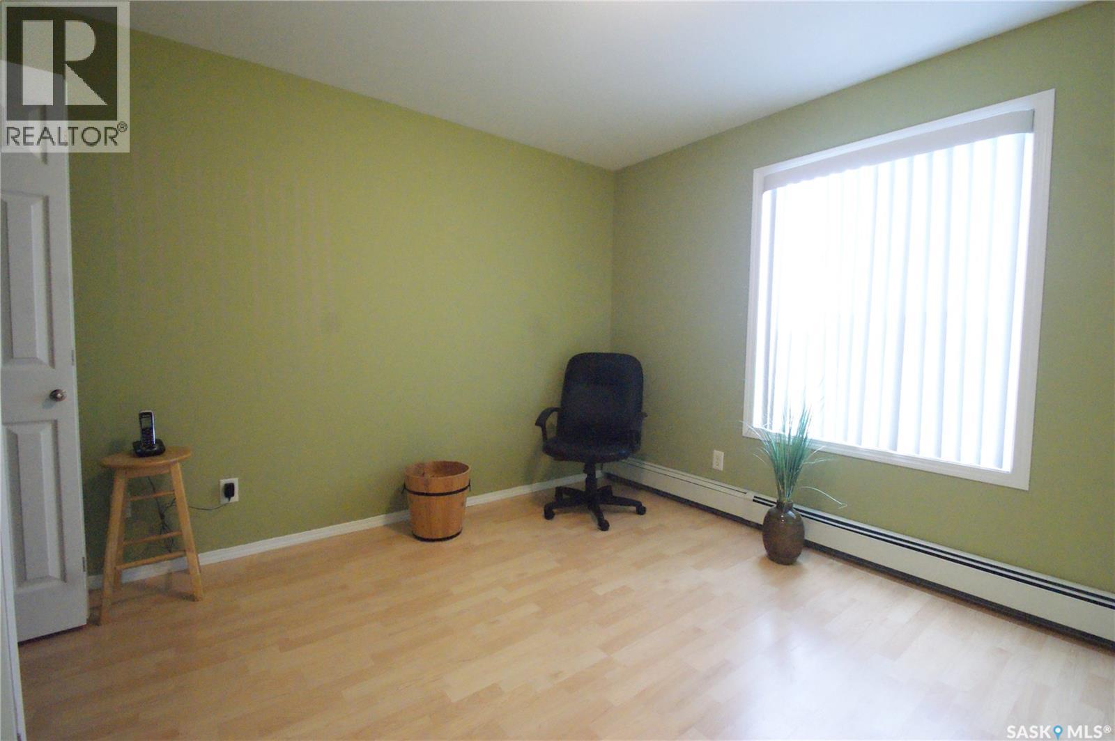 #411 302 Nelson ROAD - 8