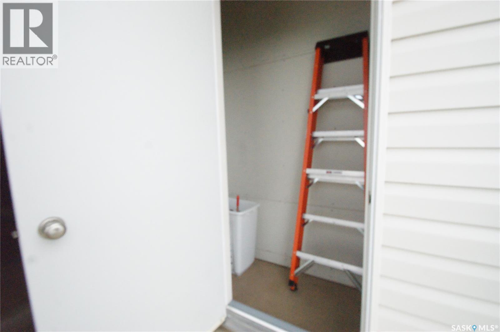#411 302 Nelson ROAD - 17