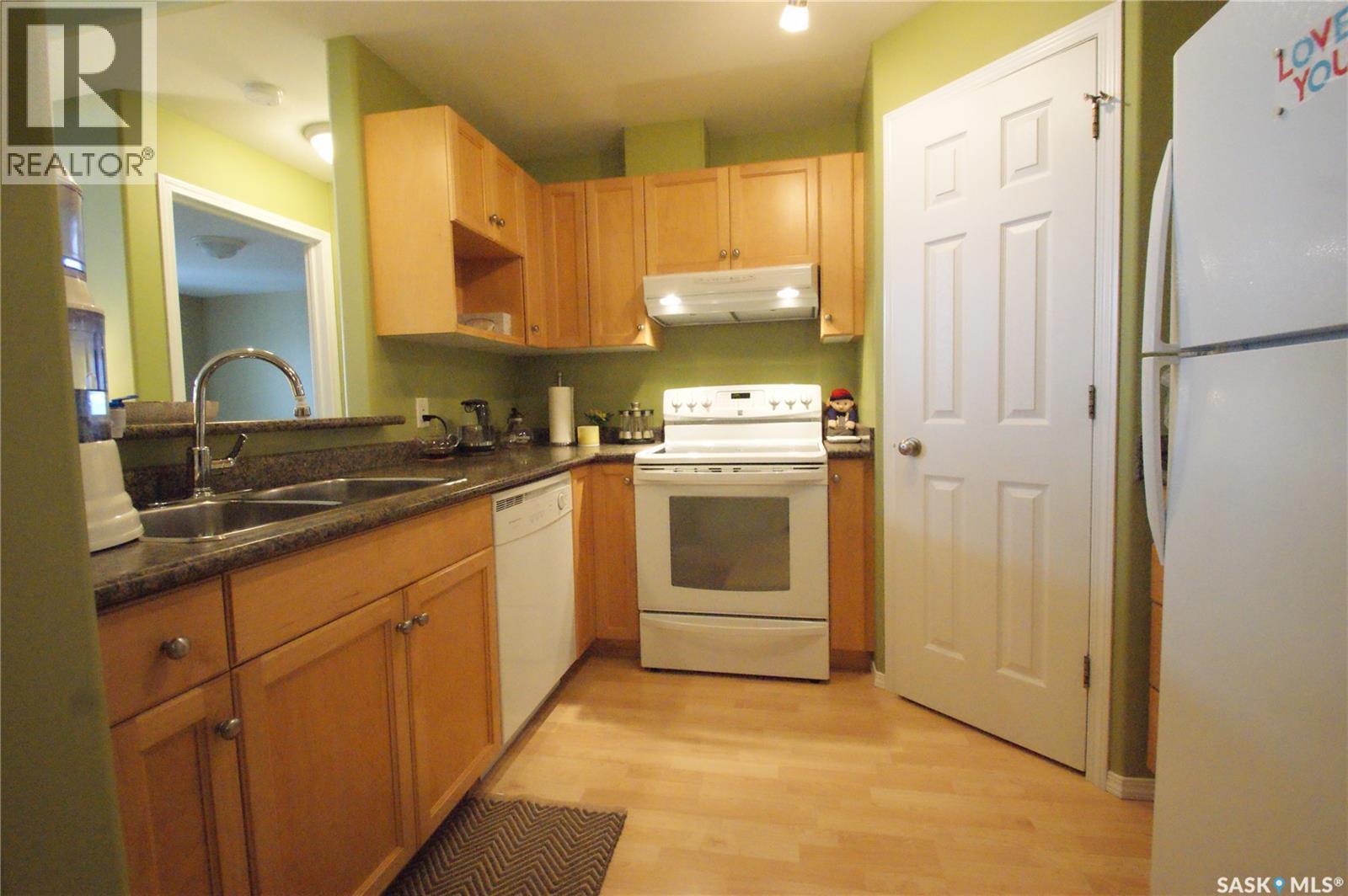 #411 302 Nelson ROAD - 5