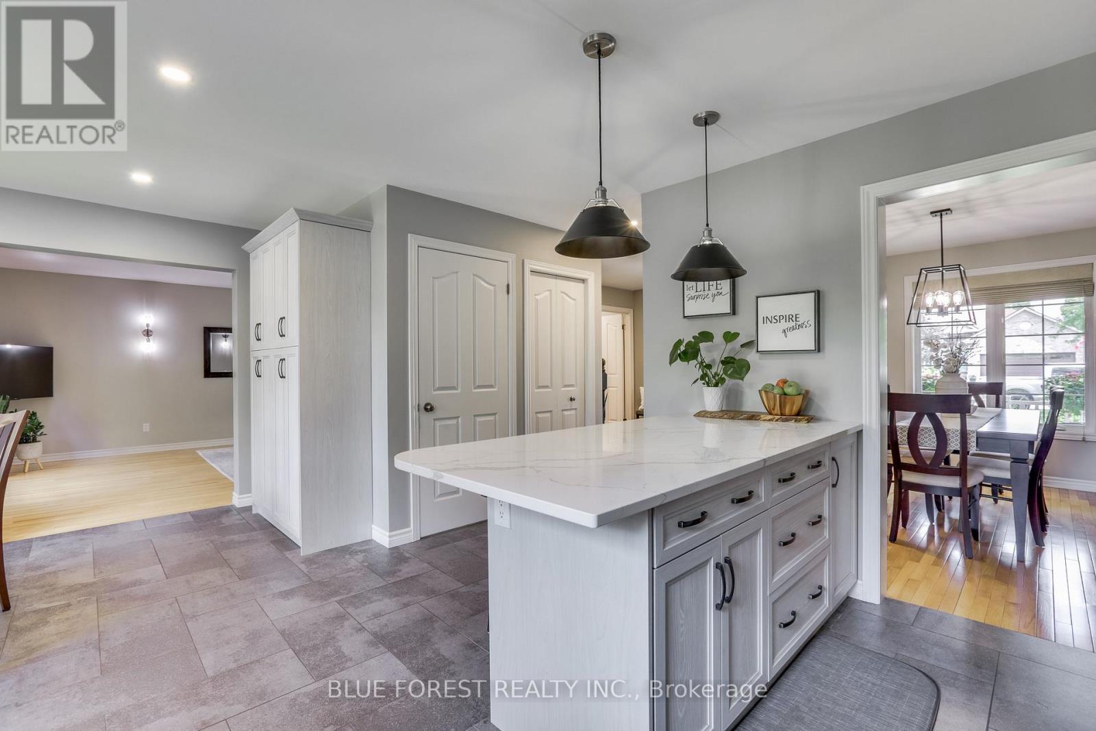 175 FOREST GROVE CRESCENT - Image 6