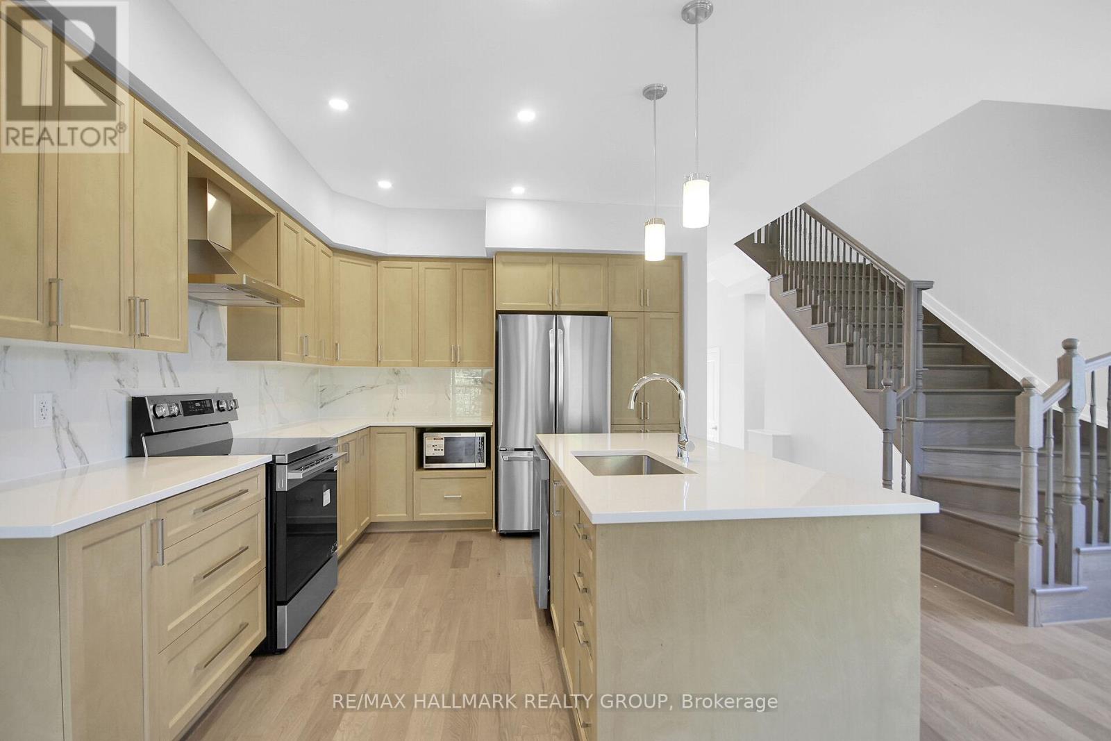 3 Bed, 3 Bath House for Rent in Ottawa – 749 NEWSTEAD CRESCENT, Ottawa – MLS# X13518716 - Image 10