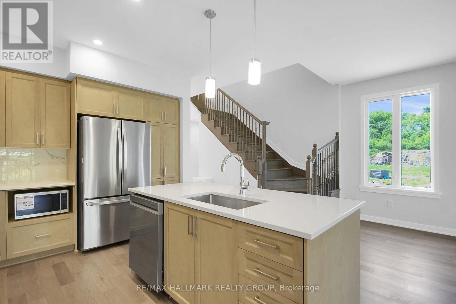 3 Bed, 3 Bath House for Rent in Ottawa – 749 NEWSTEAD CRESCENT, Ottawa – MLS# X13518716 - Image 11
