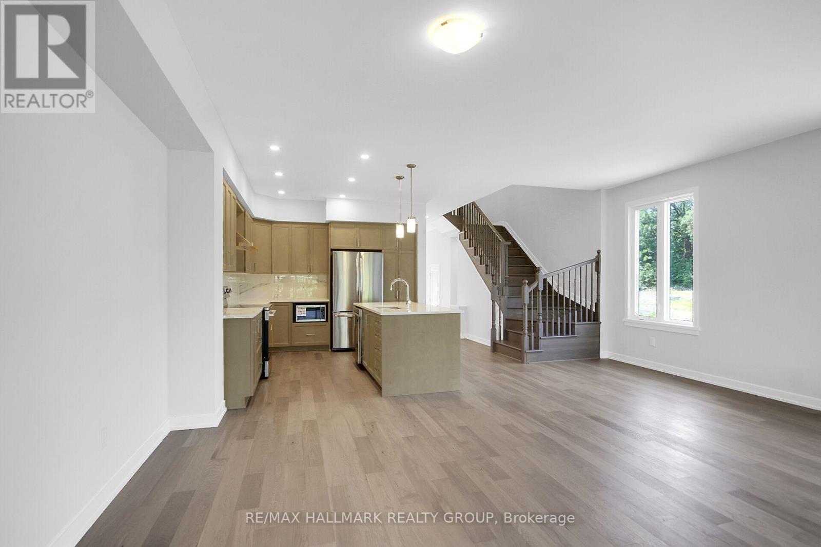 3 Bed, 3 Bath House for Rent in Ottawa – 749 NEWSTEAD CRESCENT, Ottawa – MLS# X13518716 - Image 15