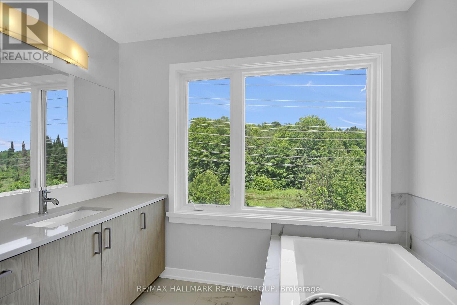 3 Bed, 3 Bath House for Rent in Ottawa – 749 NEWSTEAD CRESCENT, Ottawa – MLS# X13518716 - Image 31