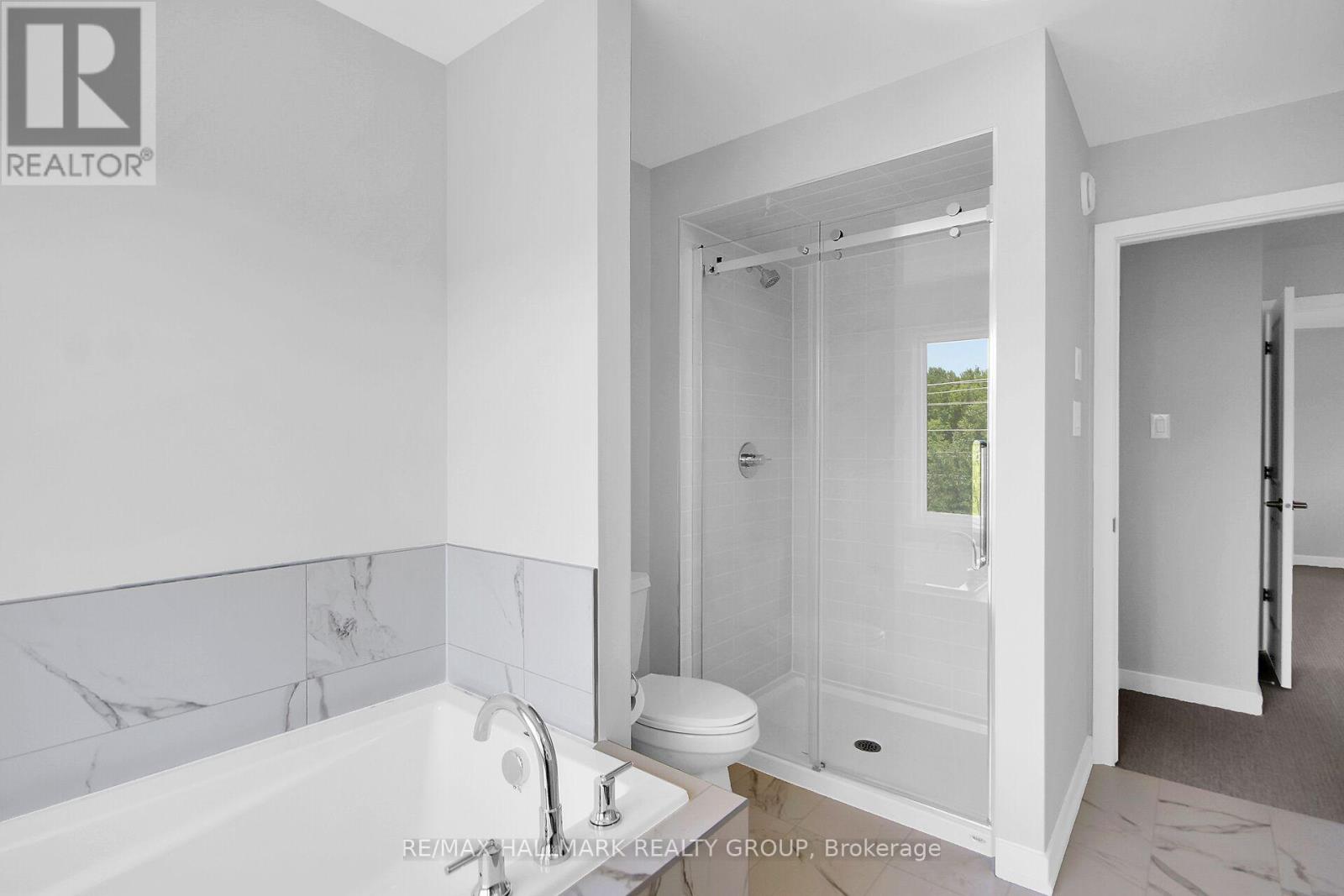 3 Bed, 3 Bath House for Rent in Ottawa – 749 NEWSTEAD CRESCENT, Ottawa – MLS# X13518716 - Image 32