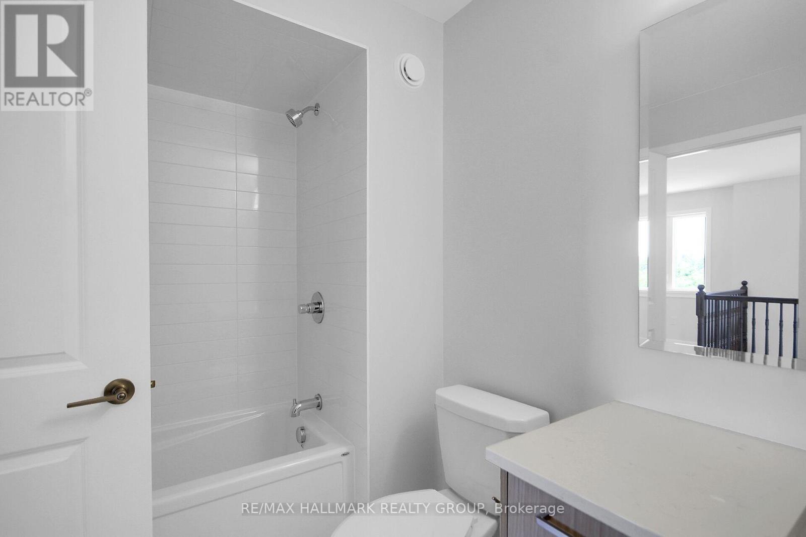 3 Bed, 3 Bath House for Rent in Ottawa – 749 NEWSTEAD CRESCENT, Ottawa – MLS# X13518716 - Image 39