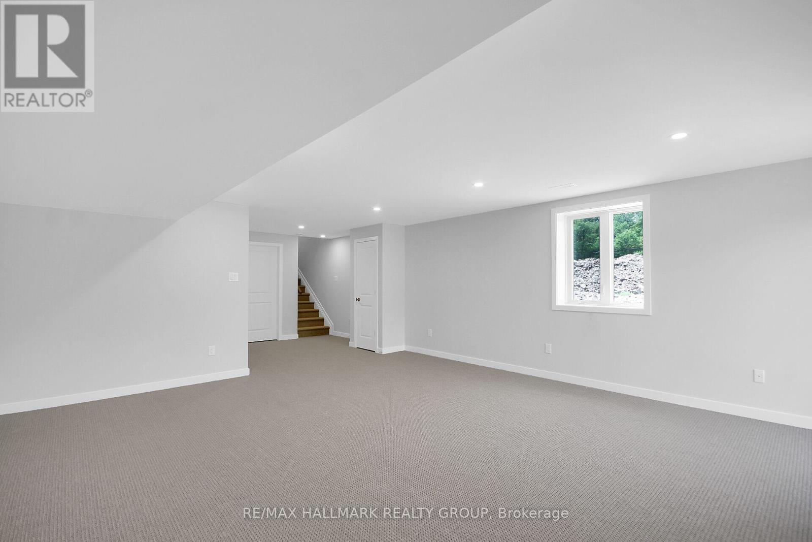 3 Bed, 3 Bath House for Rent in Ottawa – 749 NEWSTEAD CRESCENT, Ottawa – MLS# X13518716 - Image 40