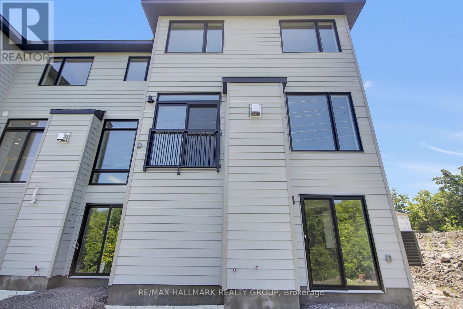 3 Bed, 3 Bath House for Rent in Ottawa – 749 NEWSTEAD CRESCENT, Ottawa – MLS# X13518716 - Image 45