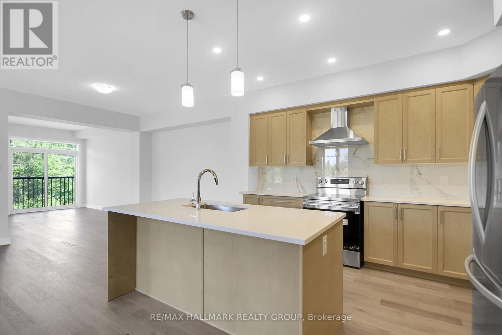 3 Bed, 3 Bath House for Rent in Ottawa – 749 NEWSTEAD CRESCENT, Ottawa – MLS# X13518716 - Image 7