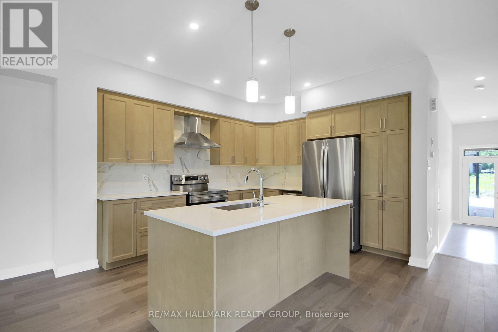 3 Bed, 3 Bath House for Rent in Ottawa – 749 NEWSTEAD CRESCENT, Ottawa – MLS# X13518716 - Image 8