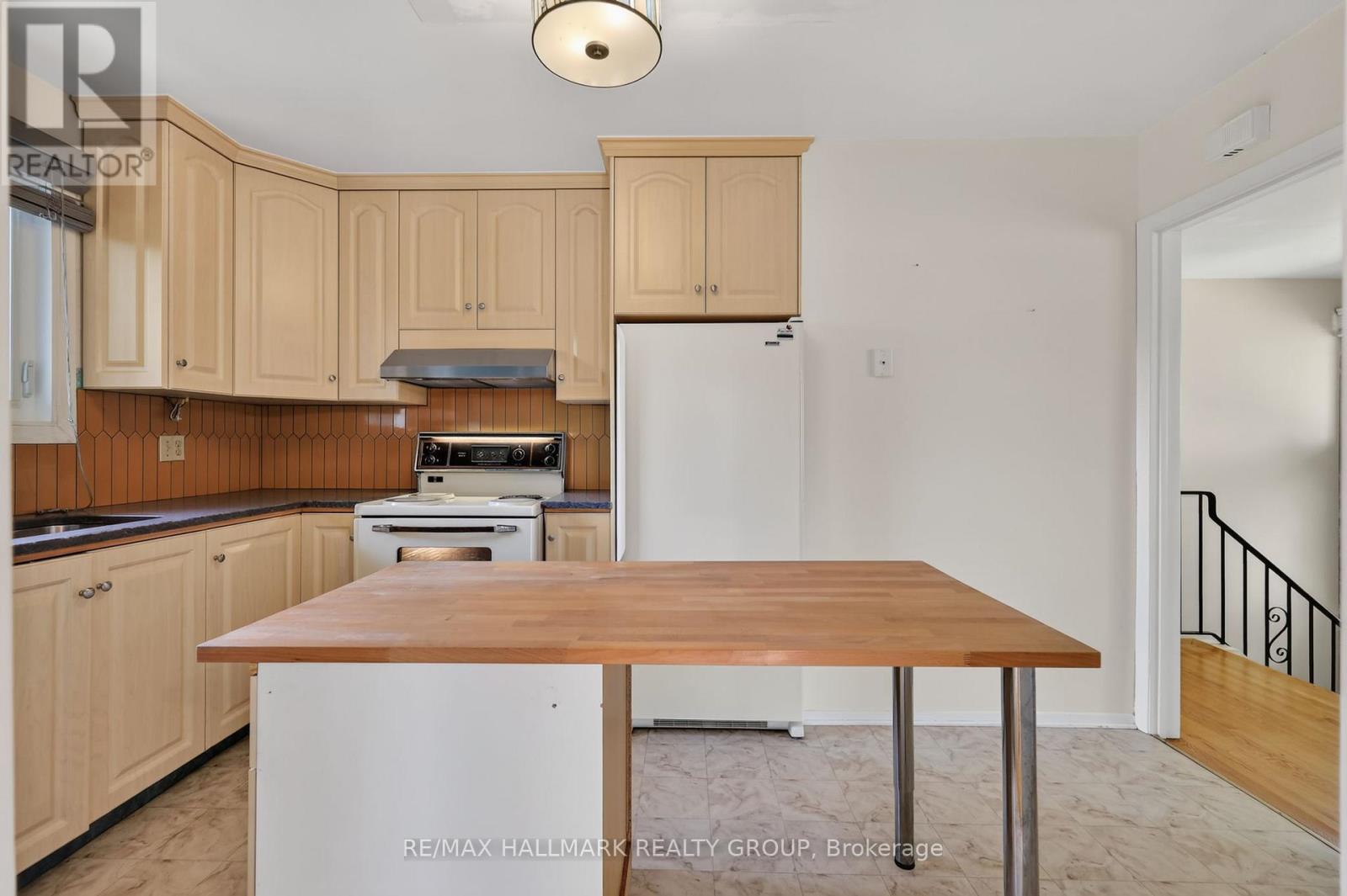 738 STILES CRESCENT - 14